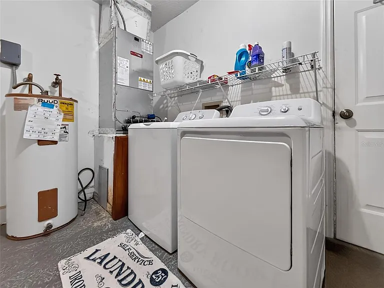 1222 Santos Pl — Photo 20