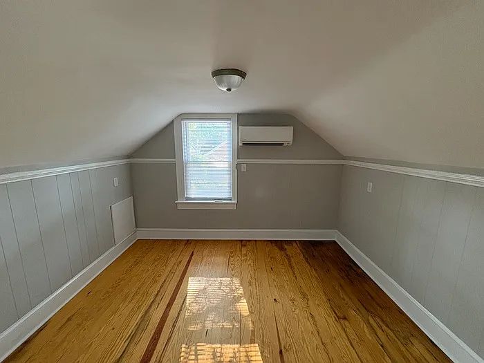 305 Davis St — Photo 9