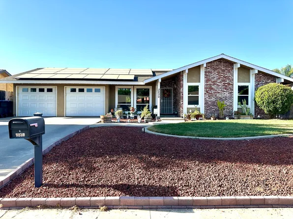 3230 W Pryor Avenue, Visalia, CA 93277