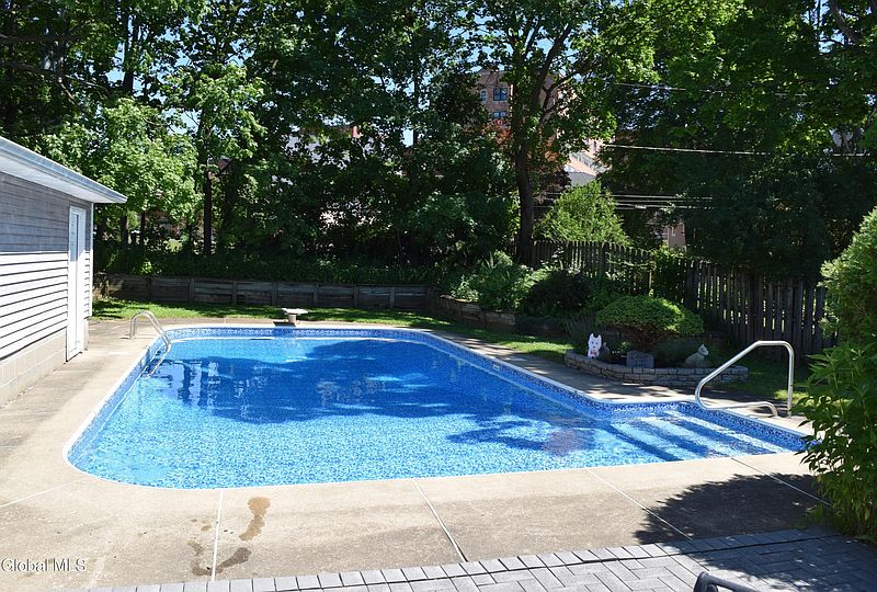 5th image of 1590 Wendell Avenue