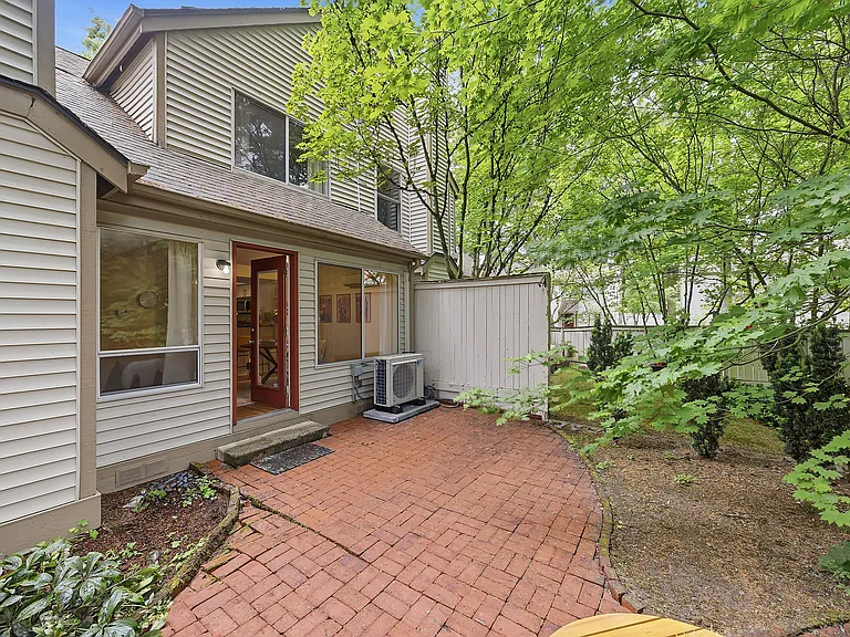 10121 NE 135th Ln — Photo 36