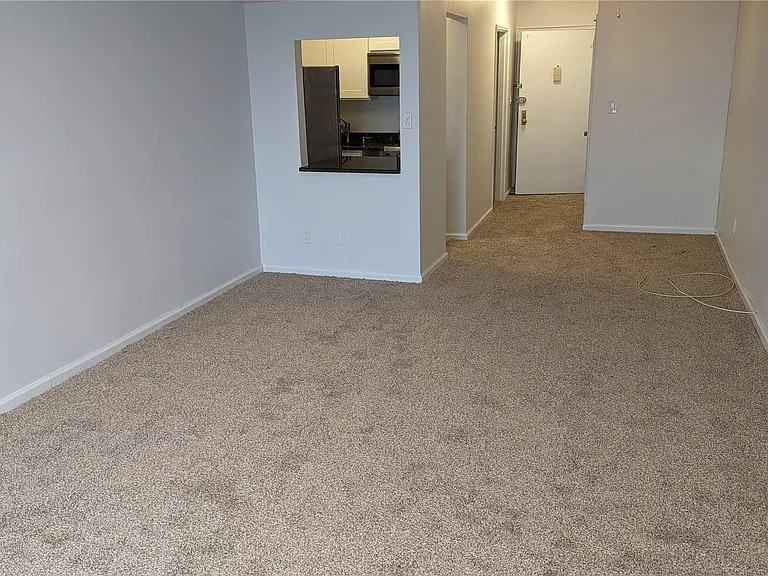 1 Broadway E #4B — Photo 11