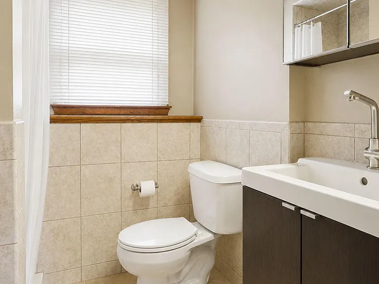 3308 Roosevelt Ct NE — Photo 21