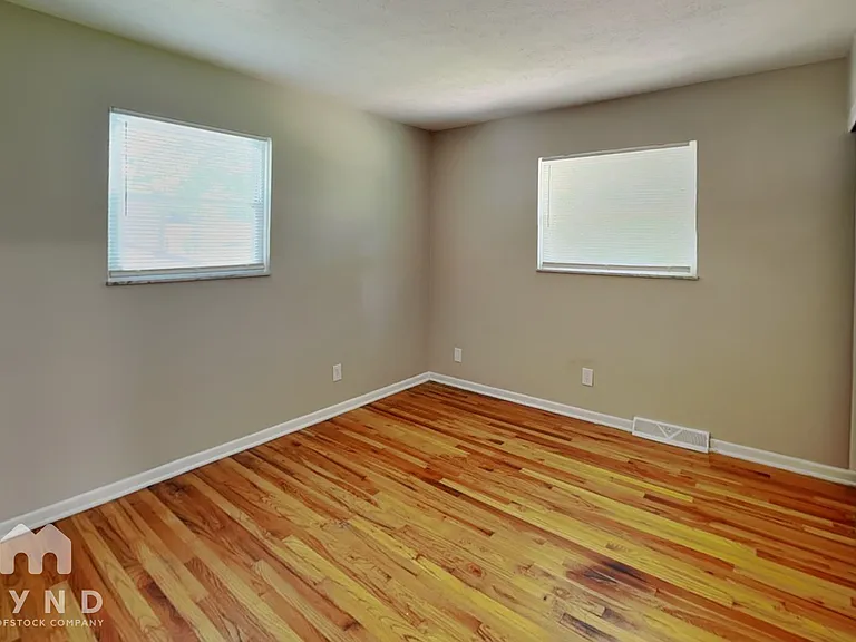 5621 Oakmont Dr — Photo 15