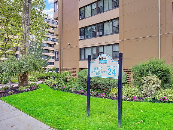 3rd image of 16610 Powells Cove Blvd APT 2C