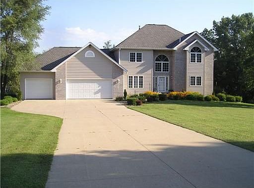1st image of 3094 Deerfield Dr NE