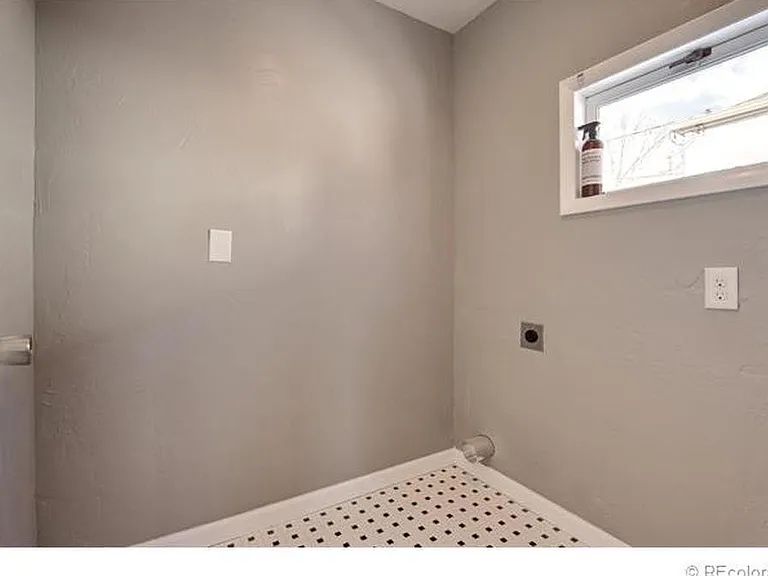 2871 S Logan St — Photo 9