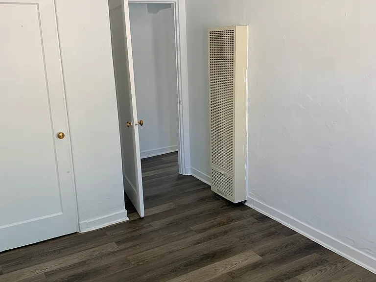 Updated 1 Bedroom in the Heart of Edo — Photo 38