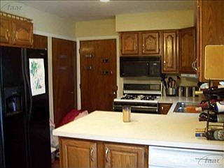 3rd image of 9135 Chelmsford Dr
