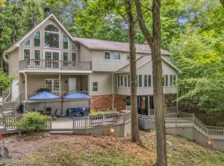 4100 Waterland Dr, Metamora, MI 48455