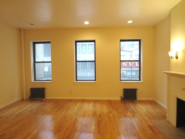1st image of 28 W 47th St Fl 2