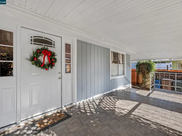 264 Safari Way #204, Martinez, CA 94553