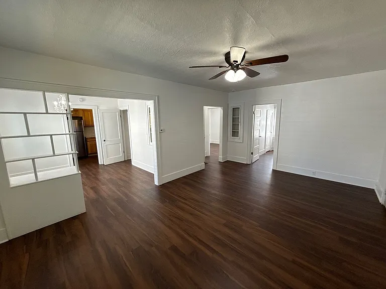 336 23rd St SE — Photo 4