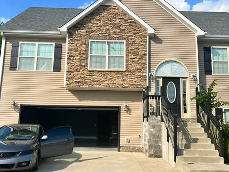 650 Fox Hound Dr — Photo 1