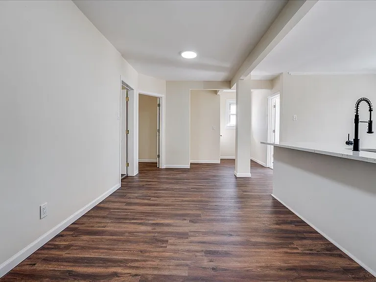 97 Saint Pauls Ave #2 — Photo 10