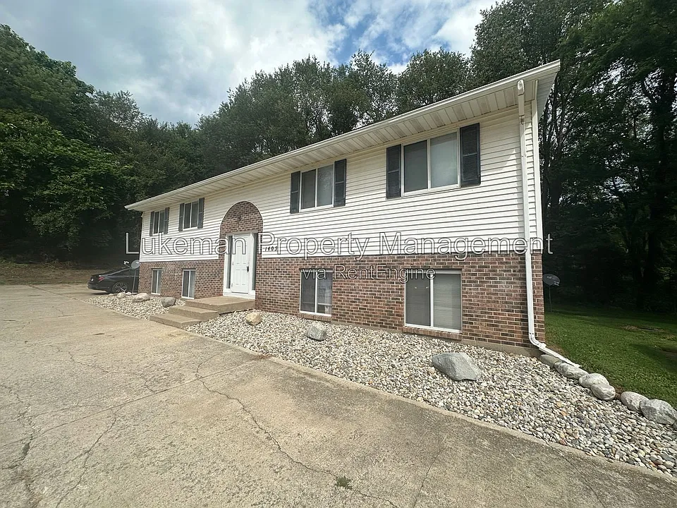 1405 Huntington Ave #3