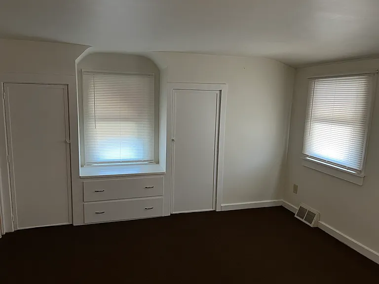 221 E 2nd St #2 — Photo 11