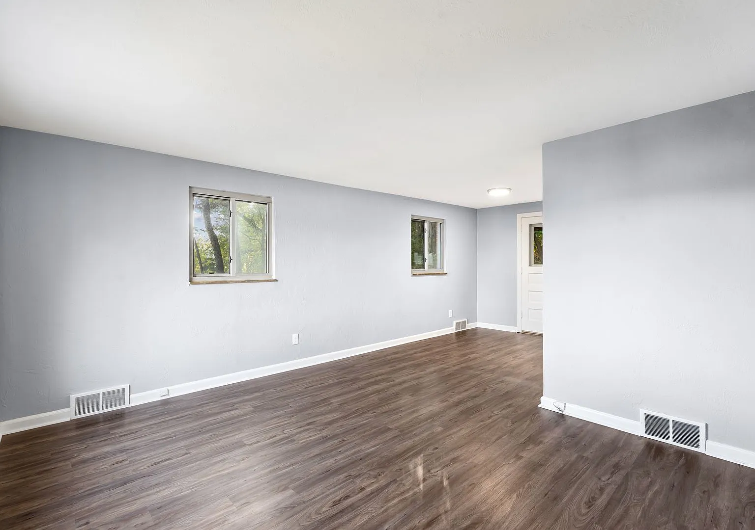 Renovated 2BR/1BA Duplex Special 15/18-Month Rent Discount! Available December 2026 — Photo 3