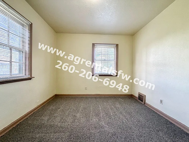 4018 S Clinton St — Photo 12