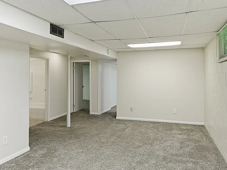 3202 Calhoun St — Photo 20