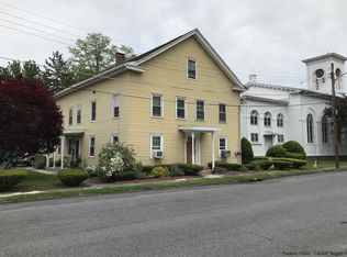 11 1st St, Saugerties, NY 12477