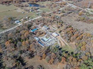 24960 McClurg Dr, Lebanon, MO 65536