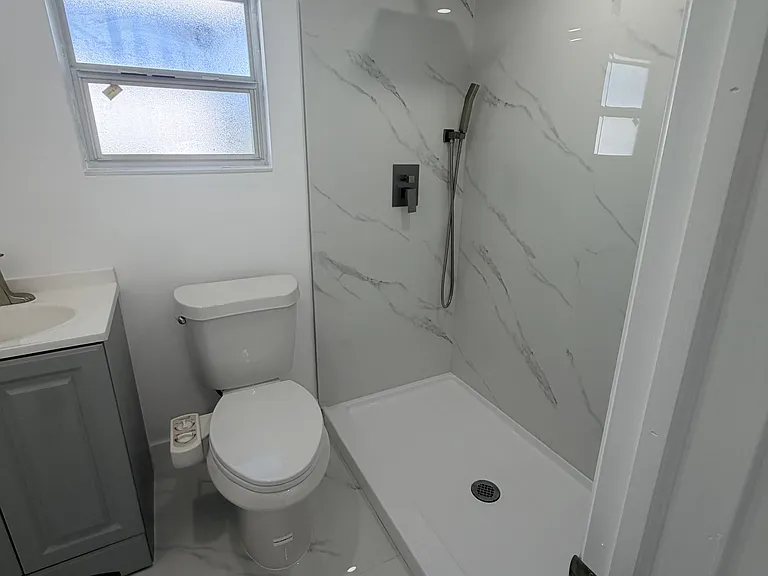 2314 SW 60th Ave — Photo 5