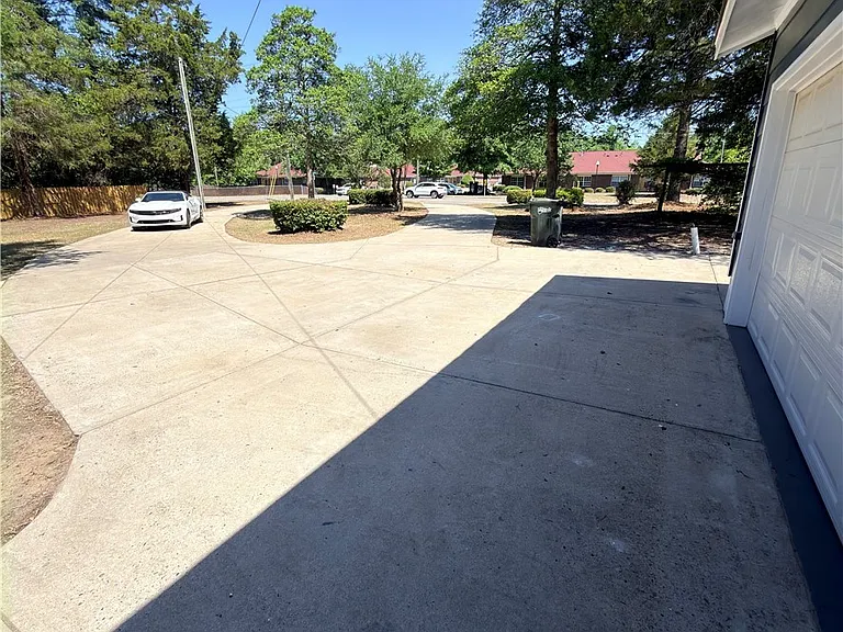 228 Eastwood Ave — Photo 5