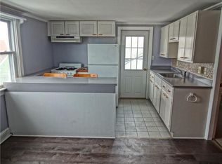 16 Mann Ave APT 3, Newport, RI 02840