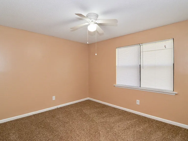 4154 Arlington Rd — Photo 30