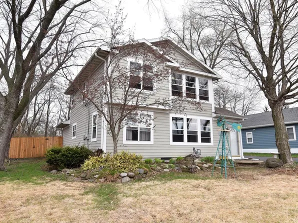 302 West Hunt AVENUE, Twin Lakes, WI 53181