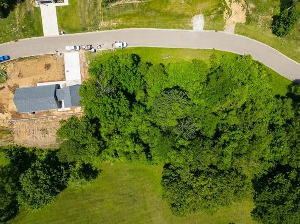 5 Kensington Dr, Chillicothe, OH 45601