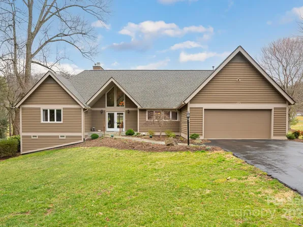 173 Winding Meadows Dr, Flat Rock, NC 28731