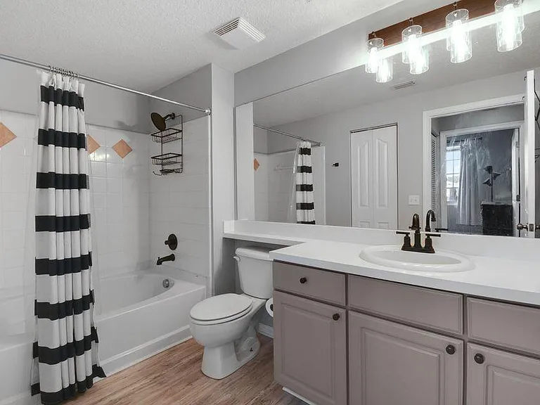 7302 Myrtlewood Cir W — Photo 12