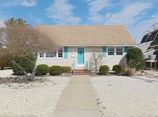 327 W 6th St, Ship Bottom, NJ 08008