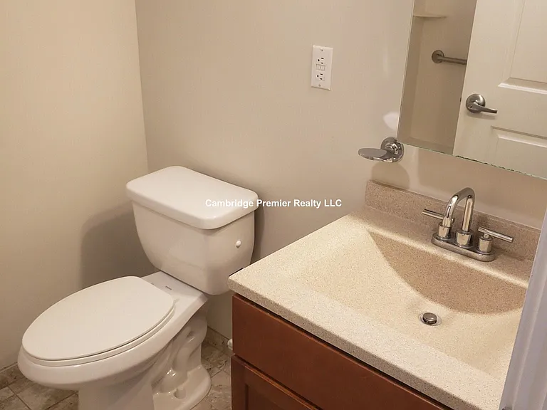 46 Pilgrim St #202 — Photo 4