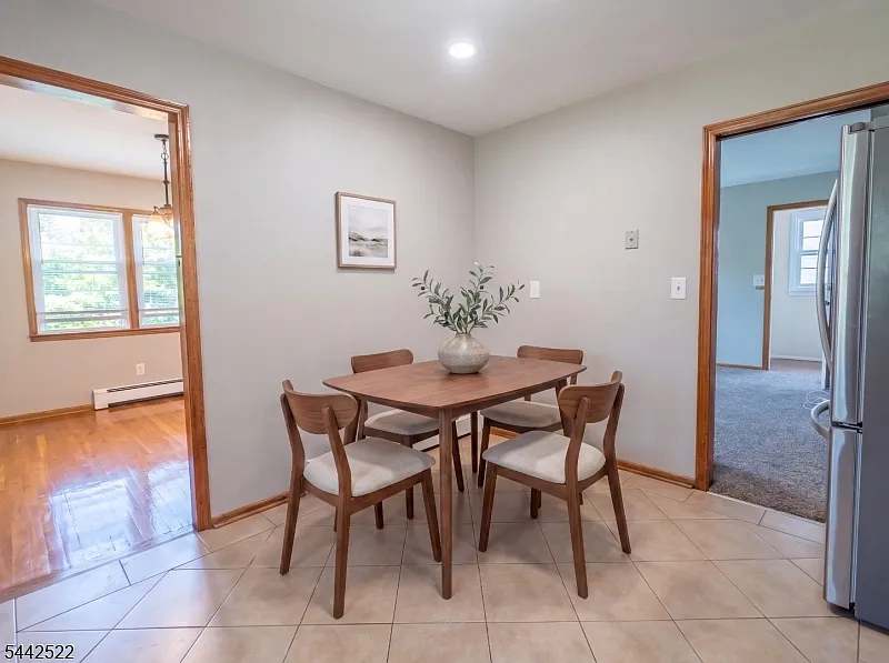 3 bed, 1.0 bath, $3,250 — Photo 4