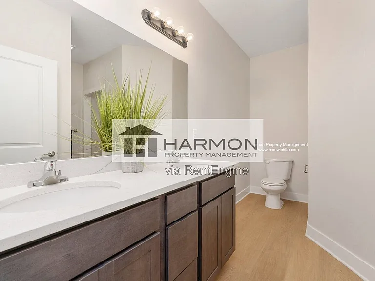 2112 N Reece Rd — Photo 10