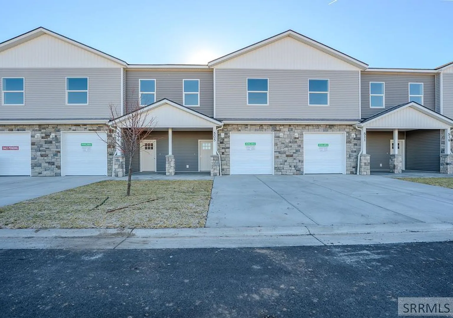 Polished 3BR Townhome in the Heart of Sugar City — Photo 1