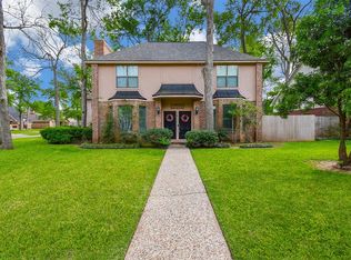 1611 N Hearthside Dr, Richmond, TX 77406