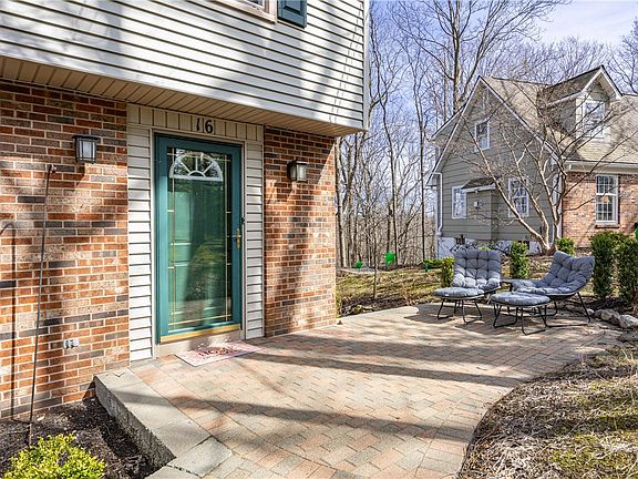 3rd image of 16 Alleyns Rise