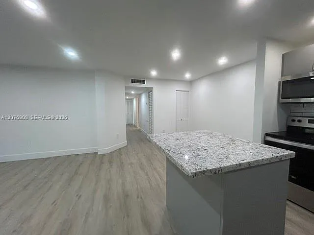 Doral Park C Club Villas — Photo 2