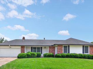 2926 E Ridgeview St, Springfield, MO 65804