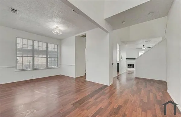 5 bed, 3246 sqft, $3,600 — Photo 4
