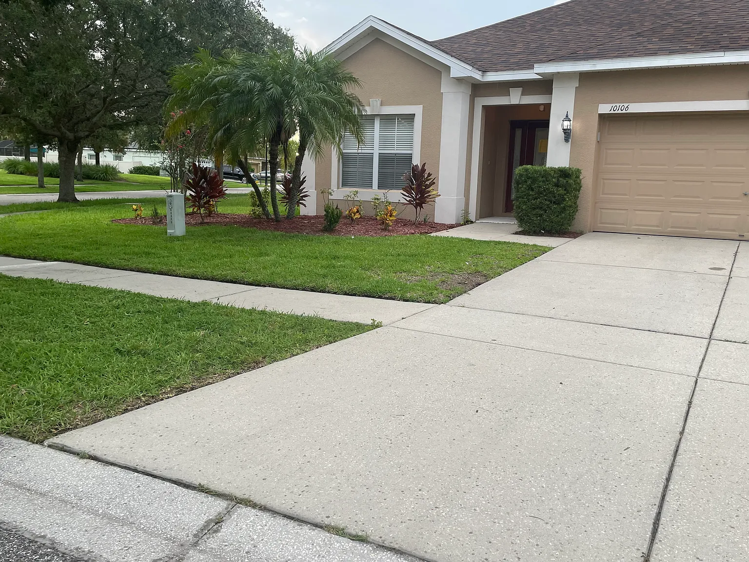 4 bed, 1929 sqft, $2,300 — Photo 2