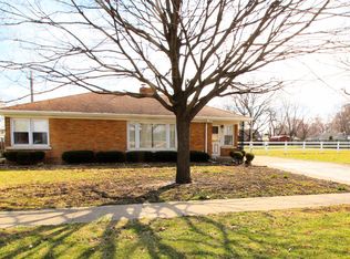 300 N Lowe Rd, Aroma Park, IL 60910