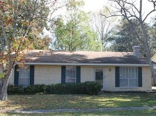 3216 Montreal Dr, Baton Rouge, LA 70819