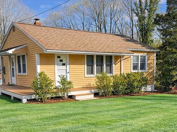 60 Browns Ln, Old Lyme, CT 06371