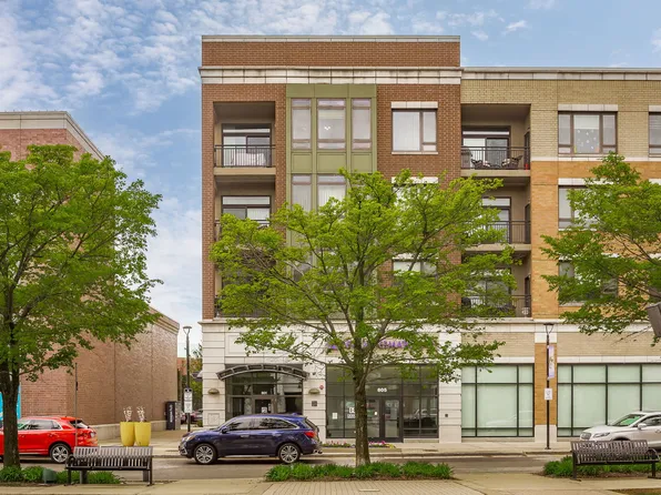 801 Village Center Dr Unit 405, Burr Ridge, IL 60527