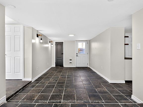 4th image of 120 Maple St